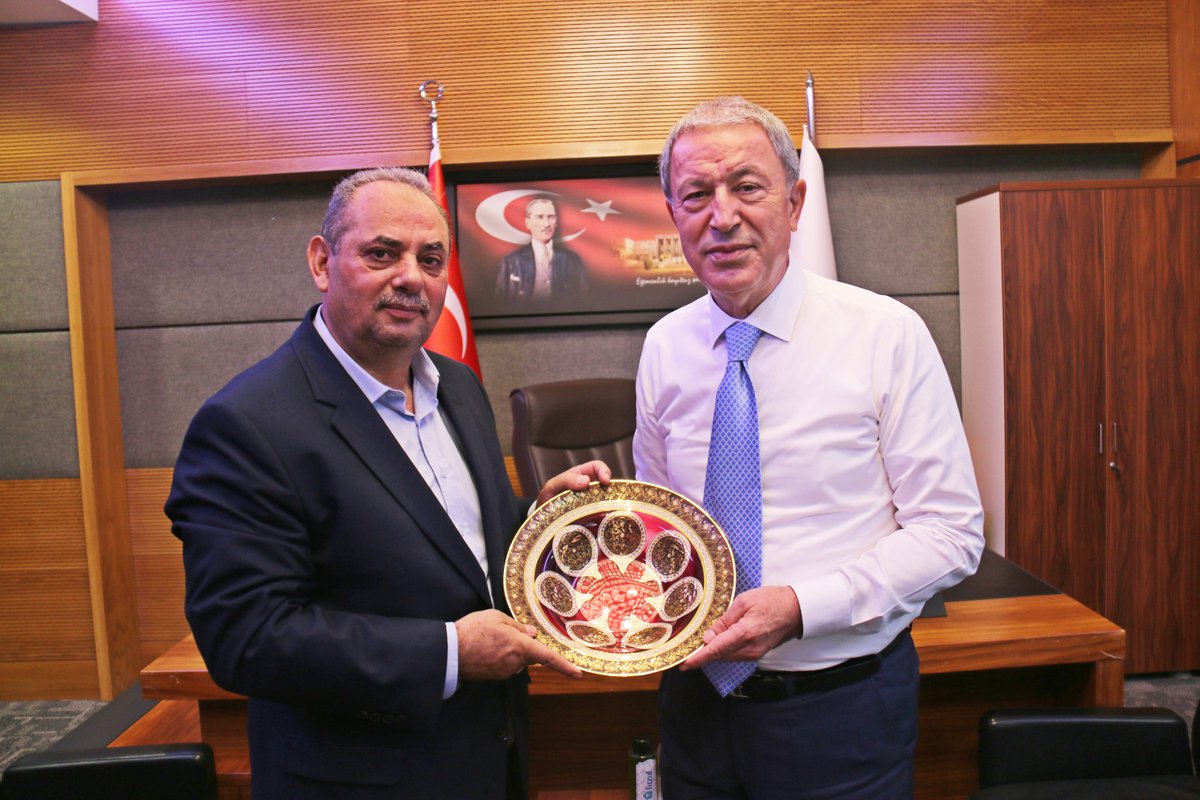 Önceki kabinede Milli Savunma Bakanı olarak görev yapan Milli Savunma Komisyonu Başkanı ve AK Parti Kayseri Milletvekili, hemşerim Sn Hulusi Akar Paşamızı Türkiye Büyük Millet Meclisi’ndeki makamında (TBMM) ziyaret ederek, yeni dönemin hayırlı olmasını diledik. Sayın Bakanımıza