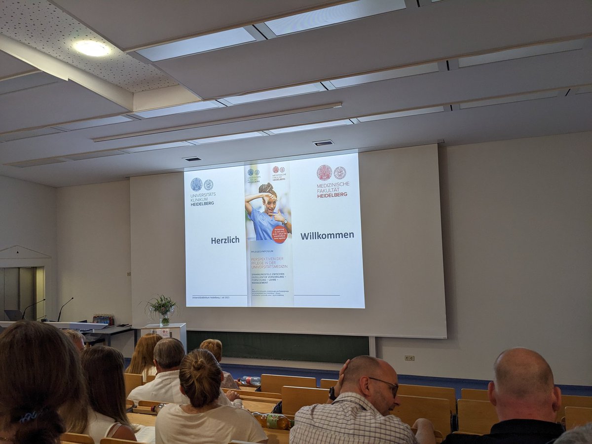KoepkeSascha's tweet photo. Volles Haus bei der Veranstaltung zu "Perspektiven der Pflege in der Universitätsmedizin" am @uniklinik_hd @MartMuel https://t.co/zqpujtrZ5x