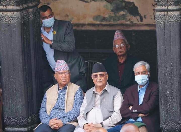 शोक,संबेदनसिलता र संस्कार भन्ने कुरा एकपटक  फतौरे-फतौरेनिहरुले यताबाट पनि सिकुन!