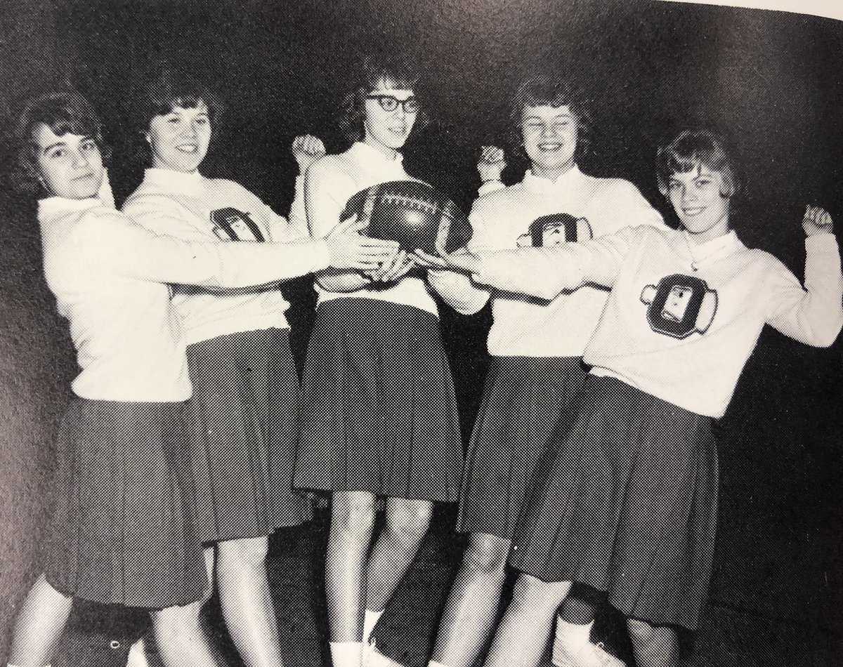 School spirit never goes out of style! ❤️🤍🖤
What years did you cheer? #TBT #BoostTheOost