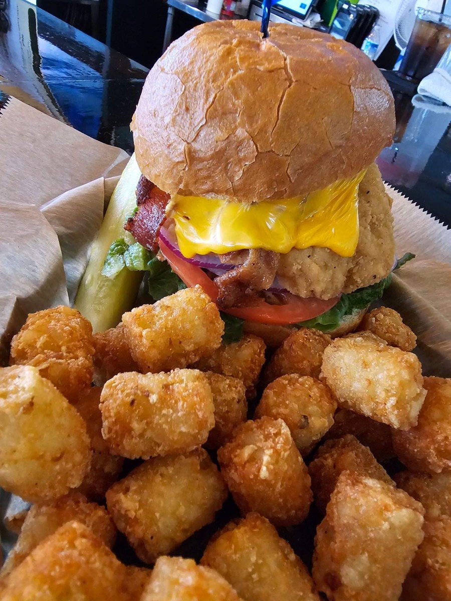 Riley's Pour House tweet media