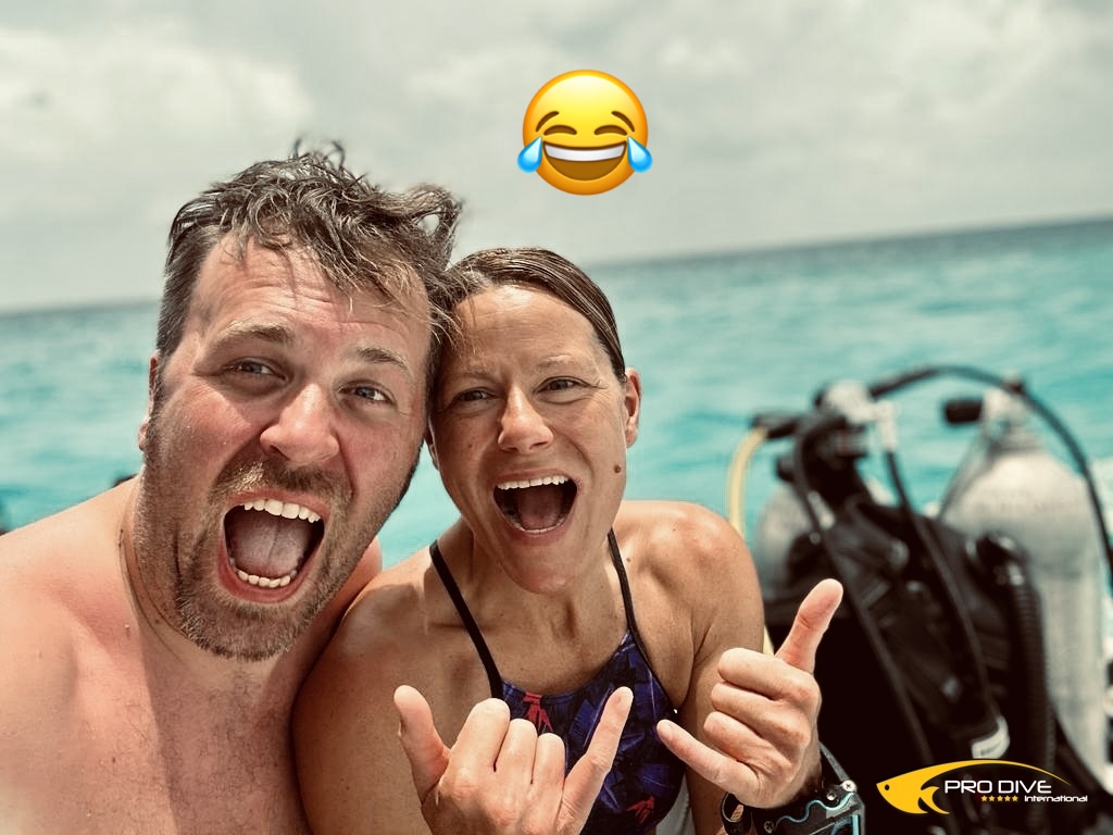 ProDiveInt's tweet image. 𝗛𝗲𝗹𝗽 𝘂𝘀 𝘃𝗼𝘁𝗲 in the comments! These are the 3 finalists of our 20th #anniversary photo contest:
👍"2 Kids Discover Scuba" ©Marc-Andre
🩷"3 Amigos in Cozumel" ©Anne-Marie
😂"Crazy Belgian Air Divers" ©Steven &amp;amp; Muriel

@PADI #scubadiving #Mexico #Contest