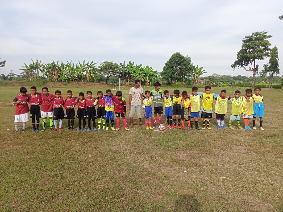 Alanrah98081457's tweet image. Terimakasih SSB PSBK KEDONGDONG DAN SSB PUTRA WIYONG KALIAN LUAR BIASA 👍🤝🙂
#PSBK
@SahabatCirebon