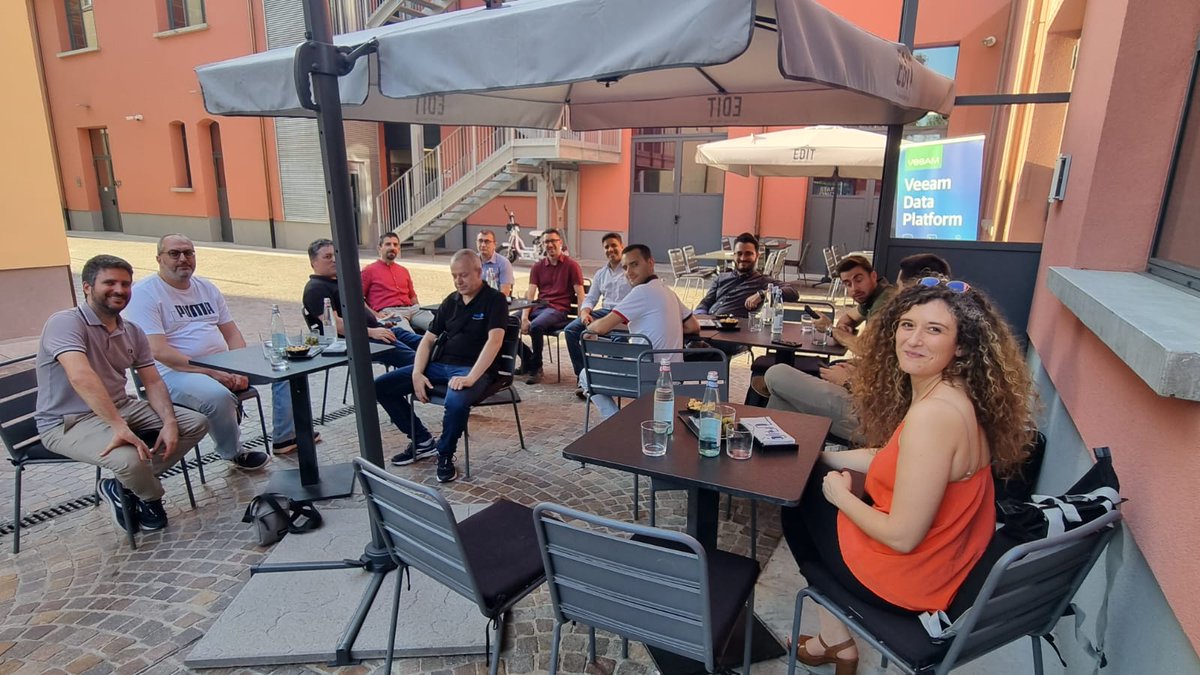 vmugit's tweet photo. Qualche foto dalle "Summer vBeers" della settimana scorsa, con il supporto di @veeam_it e @VMware_IT... grazie a tutti i partecipanti! 🍻

P.S. Segnate la data del 16 Novembre in agenda per l'annuale appuntamento con la #UserCon, a Milano! Presto dettagli e registrazione 🙌 https://t.co/rx45Ol6BIh