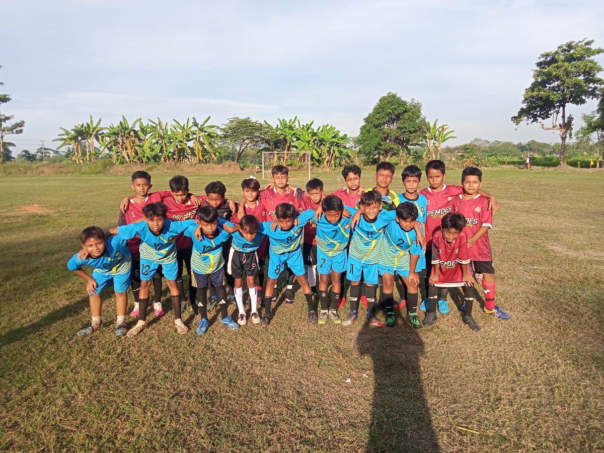 Alanrah98081457's tweet image. Terimakasih SSB PSBK KEDONGDONG DAN SSB PUTRA WIYONG KALIAN LUAR BIASA 👍🤝🙂
#PSBK
@SahabatCirebon