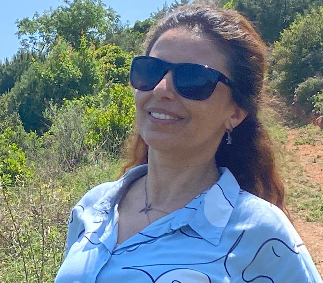 Bazı insanlar onlara verilen Şansın farkında olmadan değerini bilmeden geçip giderler hayatımızdan ...