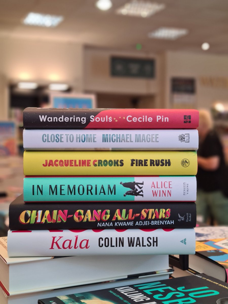 WstonesDundee's tweet image. We are absolutely delighted to share the shortlist for the second ever Waterstones Debut Fiction Prize! You can find out more about these six incredible books in store or on our website 📚 🎉  #WDFP waterstones.com/category/cultu…