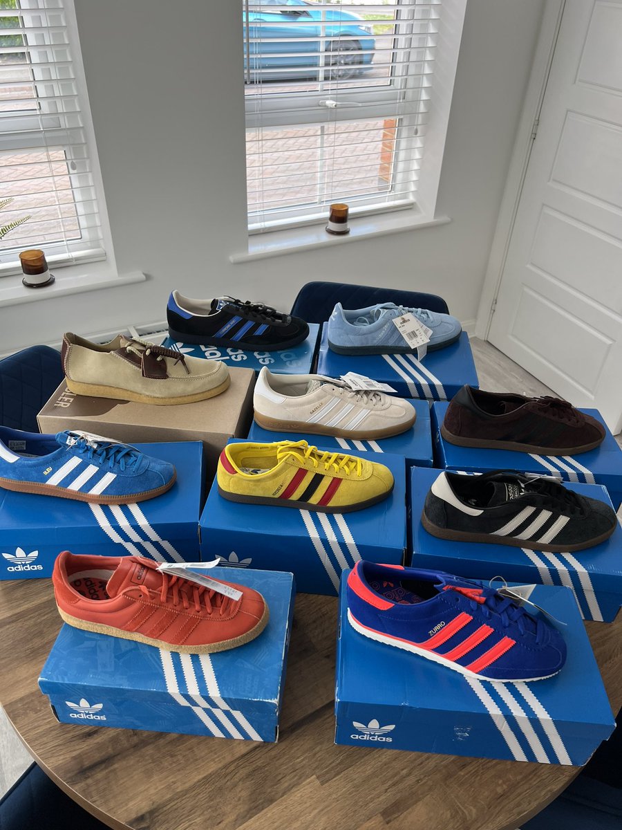 RevsJr's tweet photo. £4 a team inbox me only chance to win two pairs same size only unless you can convince me otherwise 🤭
No comments in Paypal F&amp;F only payment plz 
Details https://t.co/49ntGfK8Yg https://t.co/ZhNs2ILfBT