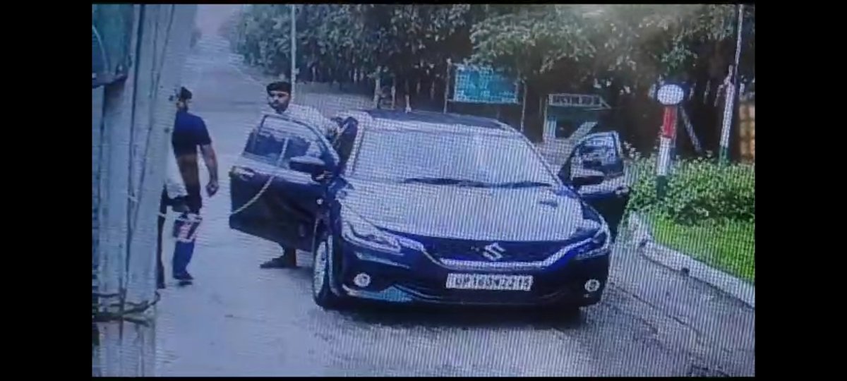xu_rwa's tweet photo. @aajtak @ABPNews @Uppolice @TriCityNews @noidapolice ये लोग सेक्टर XU2- GN में 11Jul को संदिग्धअवस्था में पकड़े गए( UP16DA2215) इनको RWA के पदाधिकारियों ने पकड़ा परंतु ये लोग सेक्टर से भाग गए।इन्होंने सुरक्षा में खड़े गार्ड को भी मारने की कोशिश की।पुलिस की कार्यवाही का इंतजार है। https://t.co/JAHHvB60wT