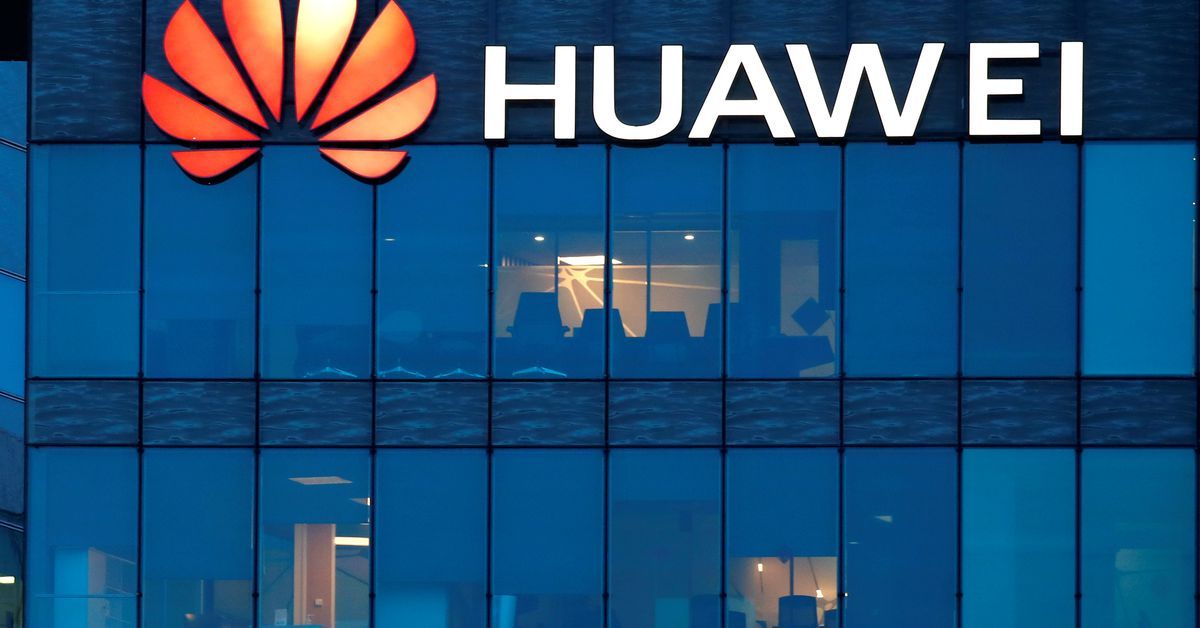 Reuters's tweet photo. China's Huawei says it earned patent revenues of $560 million last year https://t.co/uHgSeh7Wnh https://t.co/owT4xgjY9I