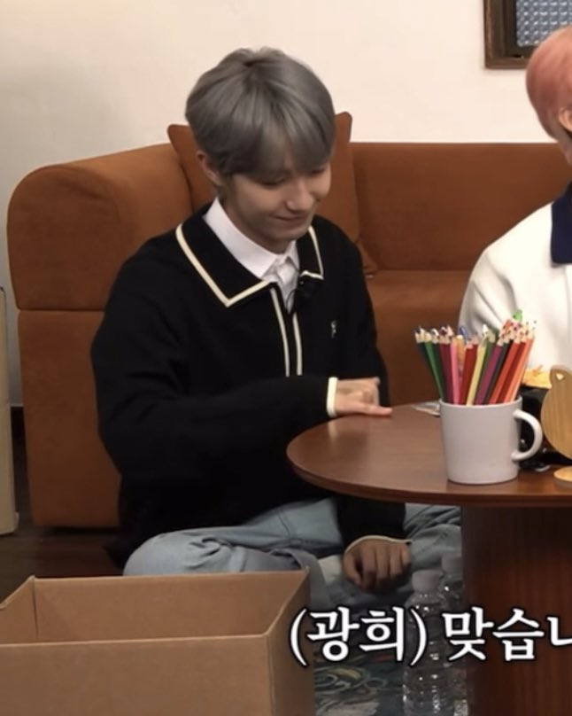 저 쪼꼬미 손꾸락 어떡해