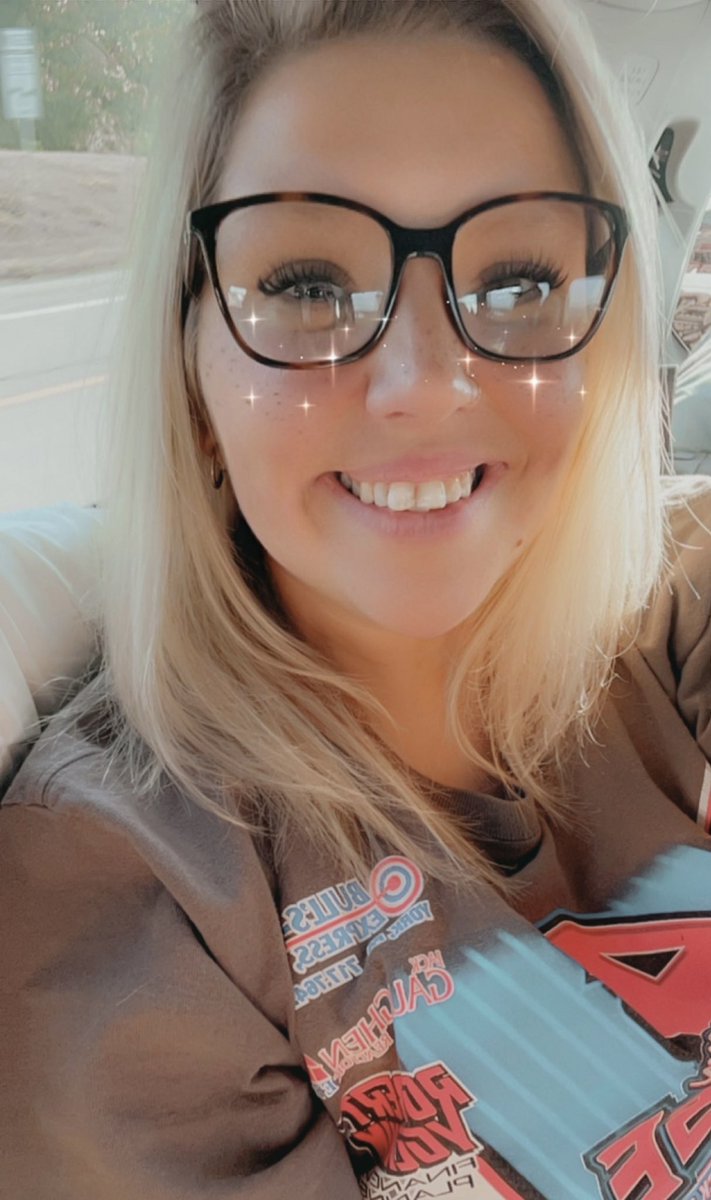 mornings suck, long drives suck, but when you’re on your way to watch some of your favorites race for a million dollars, it makes it a little better 😜

ELDORA BOUND 🏁🎉