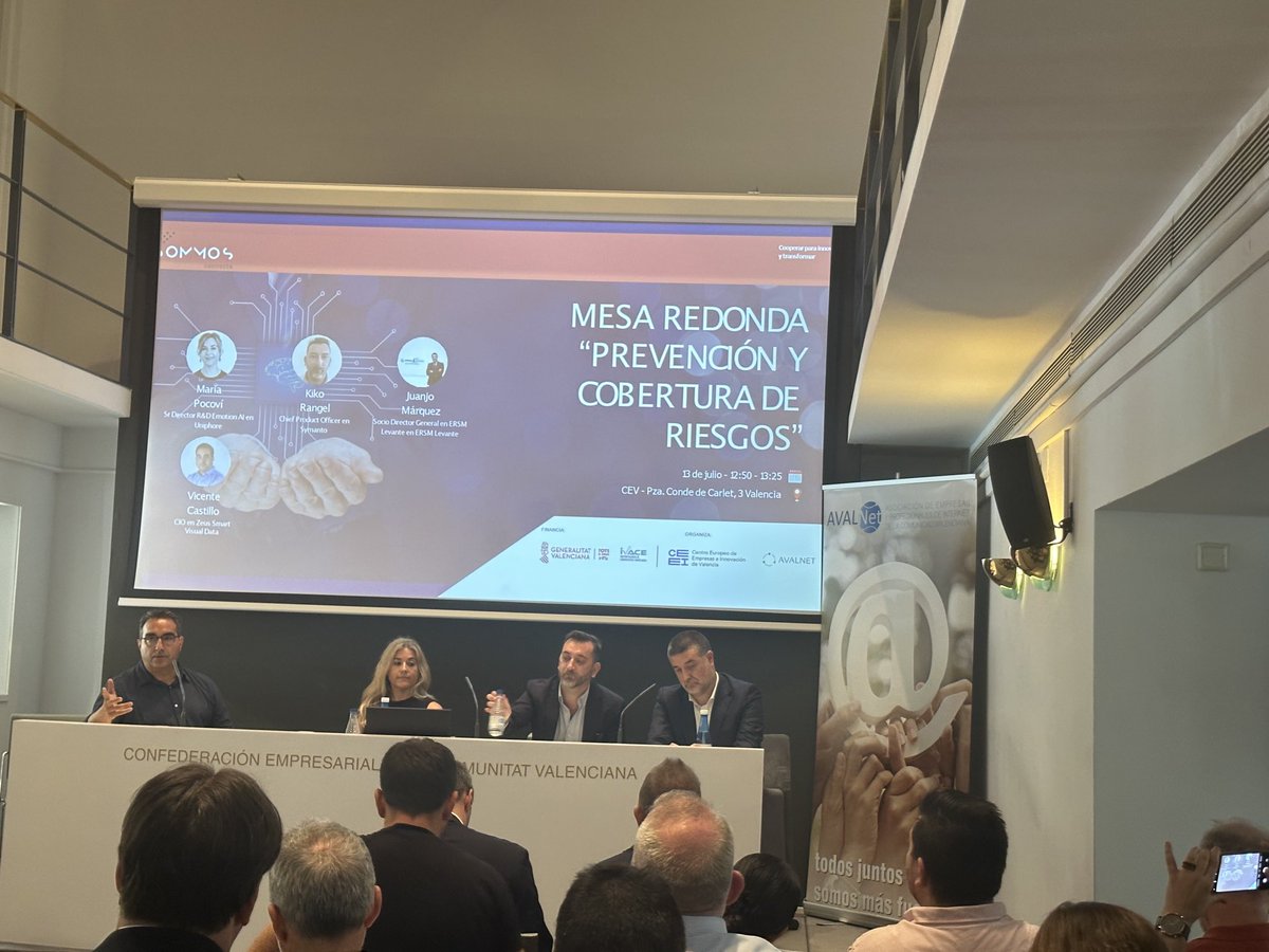 Juancmselma's tweet image. Jornada “Aplicaciones, implicaciones legales y riesgos de la Inteligencia Artificial en las empresas” organizada por ⁦@AVALNET⁩ y el ⁦@ceeivalencia⁩  con grandes mesas redondas “La IA en la empresas actuales”. “Prevención y cobertura de riesgos”. Más de 120 personas