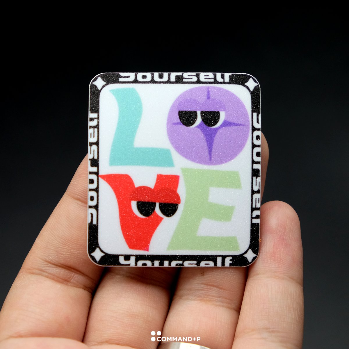 commandpstudio's tweet image. เพิ่มเคลือบฟิล์มกลิตเตอร์ก็เป็นอีกทางเลือกเพื่อเพิ่มความพิเศษให้กับงานพิมพ์ของเราค่ะ

นอกจากลายกลิตเตอร์นี้แล้ว เรายังมีฟิล์มโฮโลแกรมลายอื่นๆให้คุณลูกค้าเลือกอีกนะ ดูลายฟิล์มโฮโลแกรมที่มีด้านล่างได้เลยค่ะหรือรีทวิตเก็บไว้ก่อนได้เลยนะคะ #commandpstudio #glittersticks #stickercute