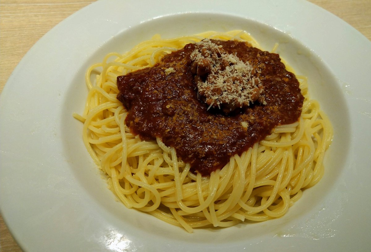 milkpurini's tweet photo. パスタ屋では大体アラビアータみたいな辛いトマトソース系が好きだけど珍しく頼んでみたミートソース納豆🍝#スパザウルス https://t.co/IQBISZh8hJ
