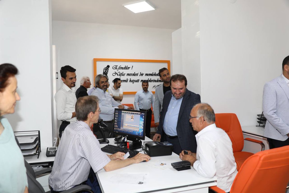 Konsept Nüfus Müdürlüğü Projesi kapsamında Belediyemizin de destekleriyle yenilenen İlçe Nüfus Müdürlüğümüzün açılışına katıldık. 

#Aksekimize ve hemşehrilerimize hayırlı olsun 🙏 

#DahaGüzelAkseki