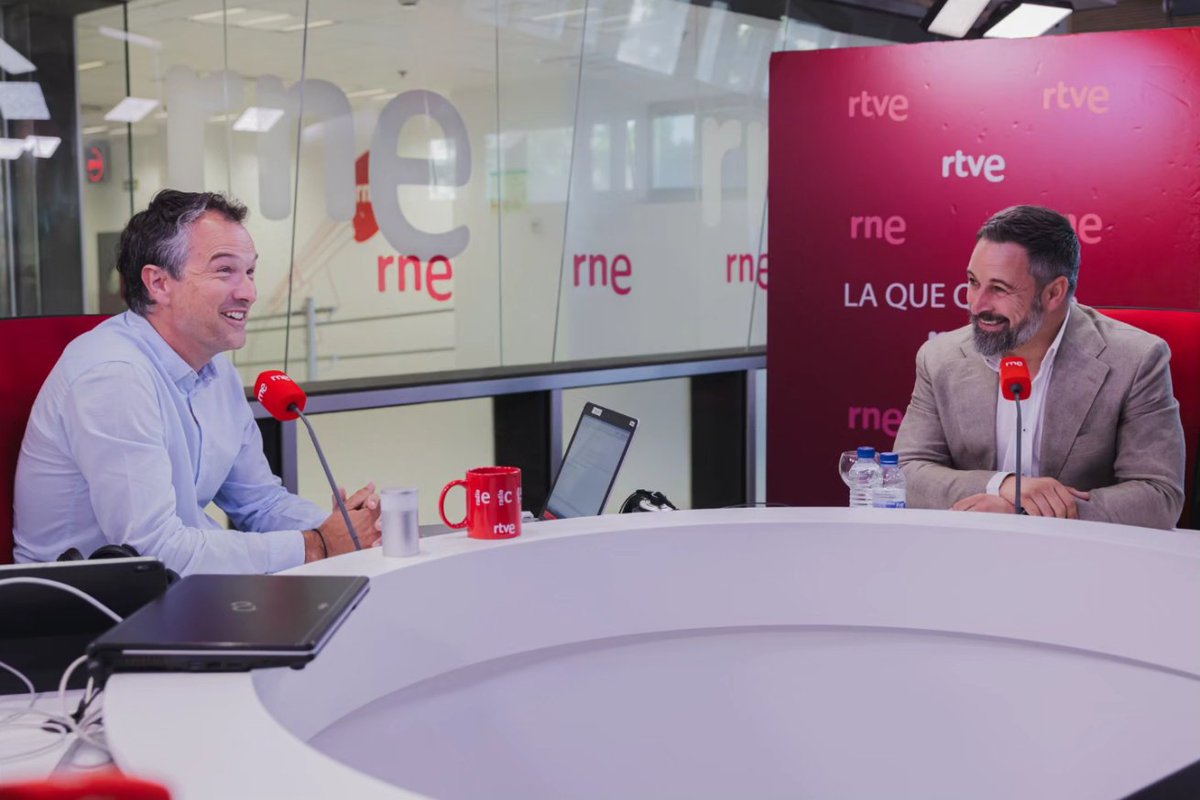 Santi_ABASCAL's tweet photo. Entrevista hoy en @LasMananas_rne @rne @vox_es 
#VotaLoQueImporta https://t.co/vhGKZpdckQ