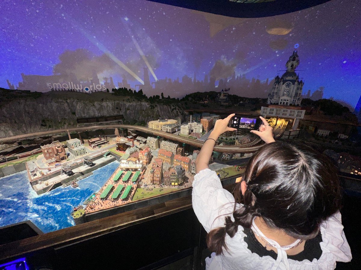 たまにはTwitter更新しないと....！！
small Worldsめちゃくちゃ良かった✨
東京暑すぎて溶けてます😇