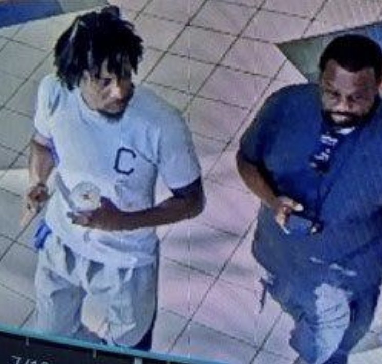 He’s got her arm pinned.  This is one of two men Abington Police say tried to abduct a 14-year-old last night at Willow Grove Park mall.  Do you know him?  Police say it may be a pattern… <a href="/FOX29philly/">FOX 29</a>