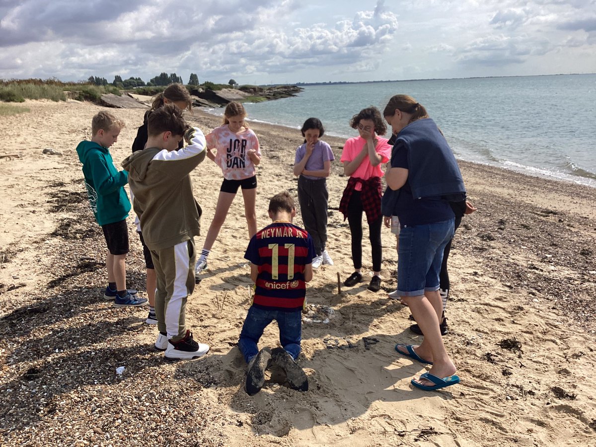 Day 4 morning - group 2 had free time first, they went to the beach and had an impromptu memorial service for some dead crabs before shooting down the zip wire! https://t.co/YqfbrEkzNy