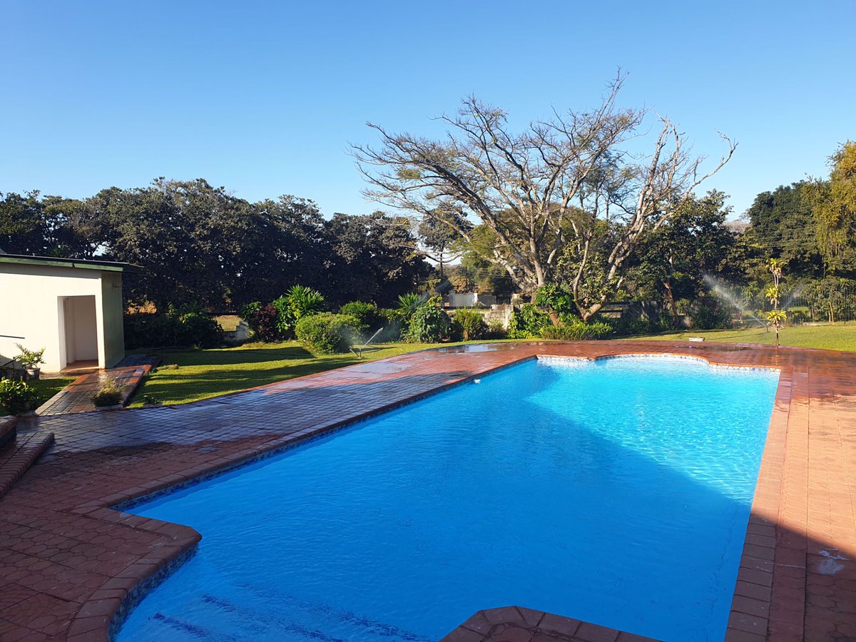 PamGoldingZM's tweet photo. 4 bedroom house for sale in Water Falls

1 kilometre from Great East Road on Chalimbana Road.

Price: $450,000
Agent: Peggy Mwemba
Contact: +260 965 850323

https://t.co/GCDpojj3po https://t.co/QVYMP8p38p