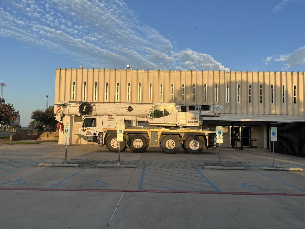 Good morning from GHS!! Getting some new AC’s on the auxiliary gym today!!
#GrowingGreatness