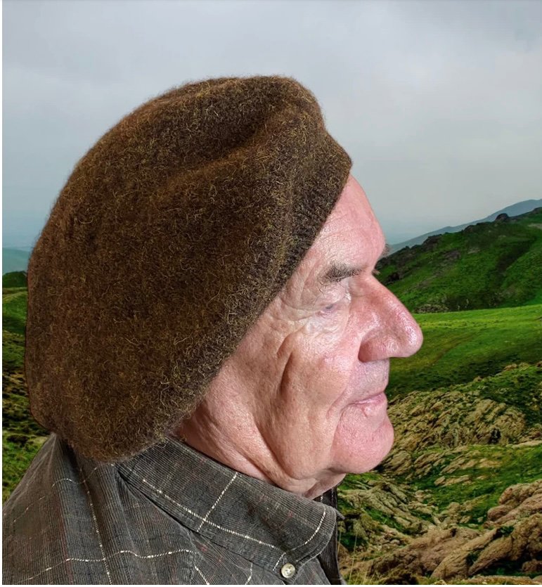 ScotKnitter's tweet photo. https://t.co/PO40QGLioO
Some Black Shetland Wool arrived this morning for a custom order of the Scots Bonnet (Dunbonnet) available in many colours for either gender. Christmas gift idea
#MHHSD #firsttmaster #ScottishCraftHour #CraftBizParty https://t.co/wHrTcQwpNu