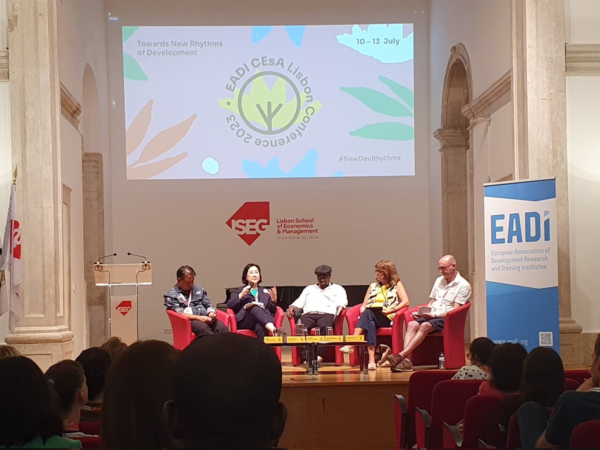 KeetieRoelen's tweet photo. 👉 need to elevate #sameness rather than take difference as starting point 
👉 move to #care #society and put human life at centre 
👉 identify pockets of critical #hope

Thought-provoking closing panel discussion @EADI on where next for #development and #developmentstudies https://t.co/bjDMLTHUZD
