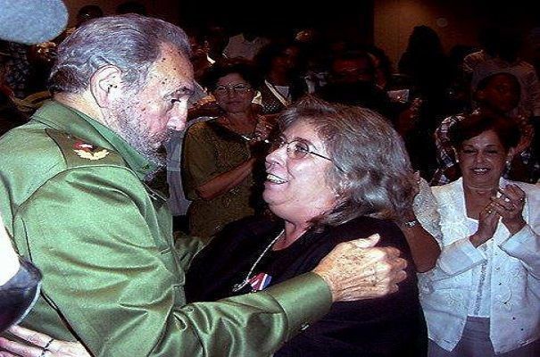 Sara González, quien nació el 13 de julio /1951 es considerada la voz de la Revolución Cubana, entregó en cada nota un sentimiento cuya autenticidad es sólo privilegio de la más absoluta sinceridad.
No podemos olvidar que su nombre es pueblo.
#Orgullocubano
#CubaEsCultura