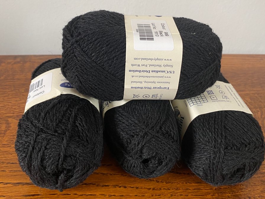 ScotKnitter's tweet photo. https://t.co/PO40QGLioO
Some Black Shetland Wool arrived this morning for a custom order of the Scots Bonnet (Dunbonnet) available in many colours for either gender. Christmas gift idea
#MHHSD #firsttmaster #ScottishCraftHour #CraftBizParty https://t.co/wHrTcQwpNu