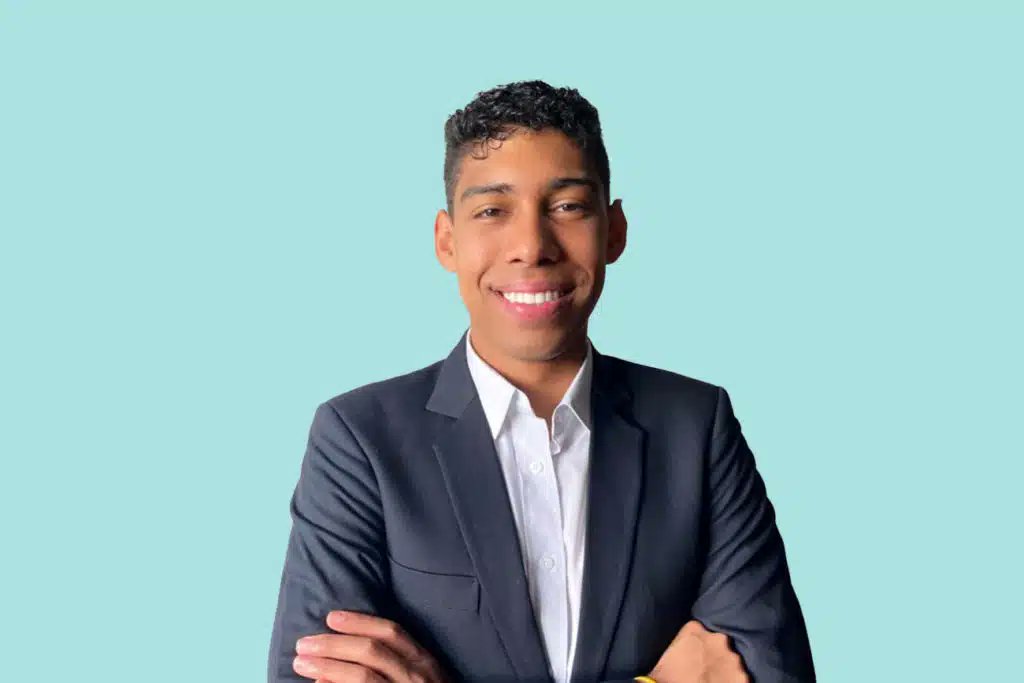 Mi más sincera felicitación a Lázaro Julián Beltrán Vásquez, <a href="/_julianbeltran/">Julián</a>  egresado del pregrado en Gobierno y Relaciones Internacionales <a href="/FIGRIExternado/">Figriexternado</a> <a href="/UExternado/">U.Externado</a> <a href="/SoyFIGRI/">Soy FIGRI</a>, próximo a graduarse de la Especialización en Cooperación Internacional y Gestión de Proyectos para