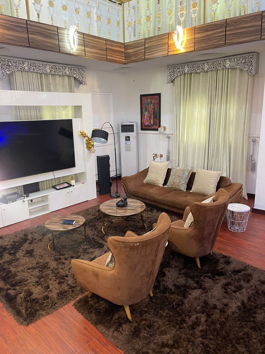 Pixxonwallpape's tweet photo. Hardwood flooring is a good investment that can enhance the value of your home and provide beauty for a lifetime.

Call or Whatsapp: 09060008792 or 07045890497

#hardwood #flooring #hardwoodflooring #floors #design #floor #handmade #renovation #homedecor https://t.co/et6bMK3urx