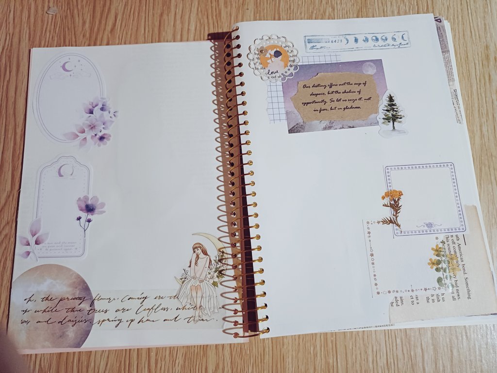 cjkfangirl's tweet photo. I-flex ko lang po habang wala pa akong nasusulat..still trying hard pa rin magjournal..

#journaling #bulletjournal #stationeries #journalingstuff #vintage #minimalistaesthetic #floral #academia https://t.co/N5XRCM4HoG