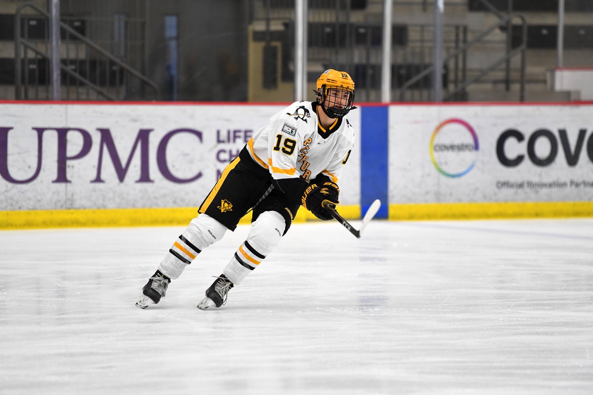 Edwards signs with <a href="/ClippersHockey/">Nanaimo Clippers</a> in the <a href="/BCHockeyLeague/">BCHL</a> Congratulations Jack.       

#PensElite