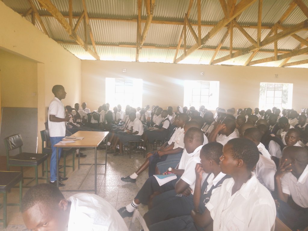 manu_wanyonyi's tweet photo. Every child has a right to know basics of climate change, know how it impacts their lives and that of their https://t.co/uKzwtDAxz6 i engaged students on climate education, encouraged them to be ambassadors of CSA & formed Climate justice club @Mikayu Secondary school
#gcsayn https://t.co/XDlSxS9IVK