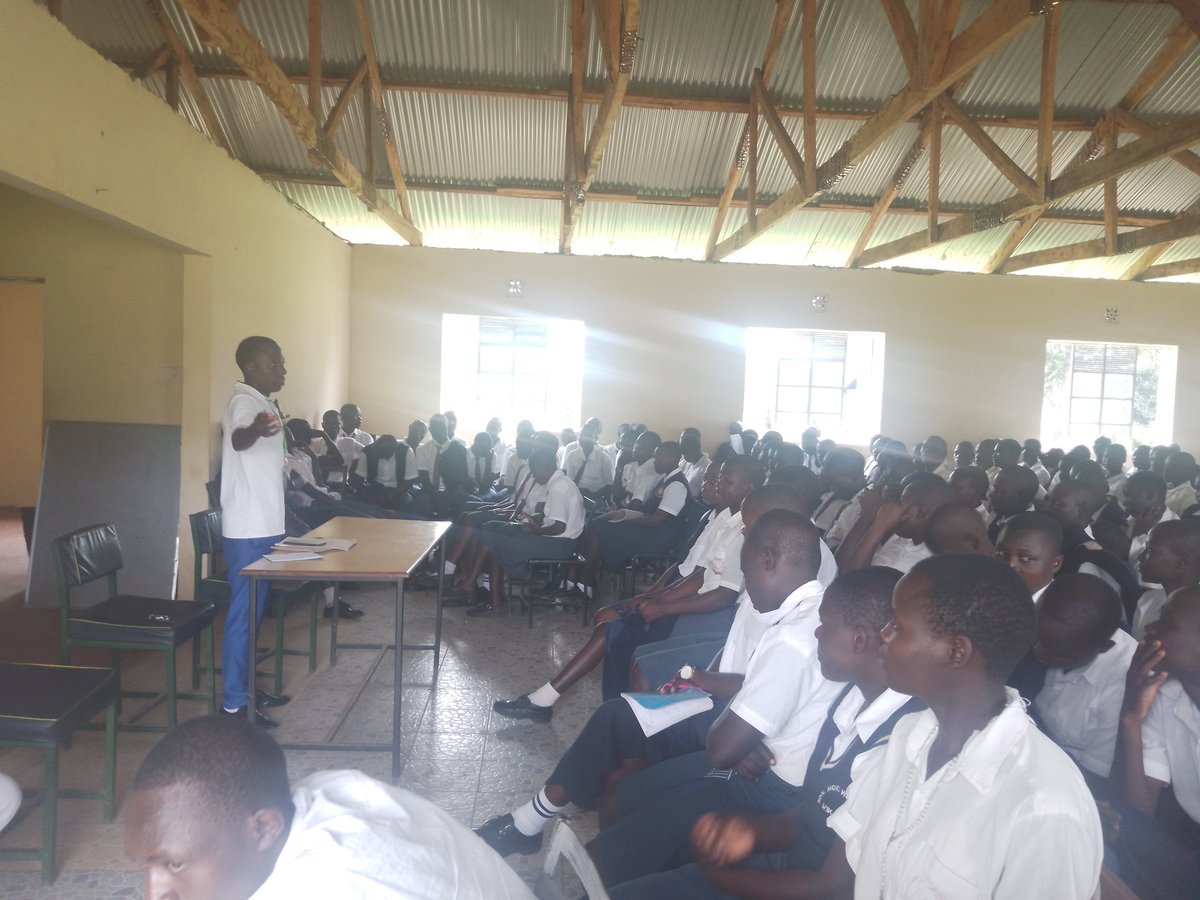 manu_wanyonyi's tweet photo. Every child has a right to know basics of climate change, know how it impacts their lives and that of their https://t.co/uKzwtDAxz6 i engaged students on climate education, encouraged them to be ambassadors of CSA & formed Climate justice club @Mikayu Secondary school
#gcsayn https://t.co/XDlSxS9IVK