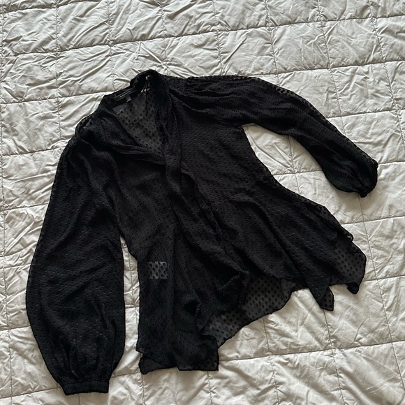 So good I had to share! Check out all the items I'm loving on <a href="/Poshmarkapp/">Poshmark</a> #poshmark #fashion #style #shopmycloset #noracora #misalosangeles #bcbgmaxazria: posh.mk/ROvWnQTSoBb