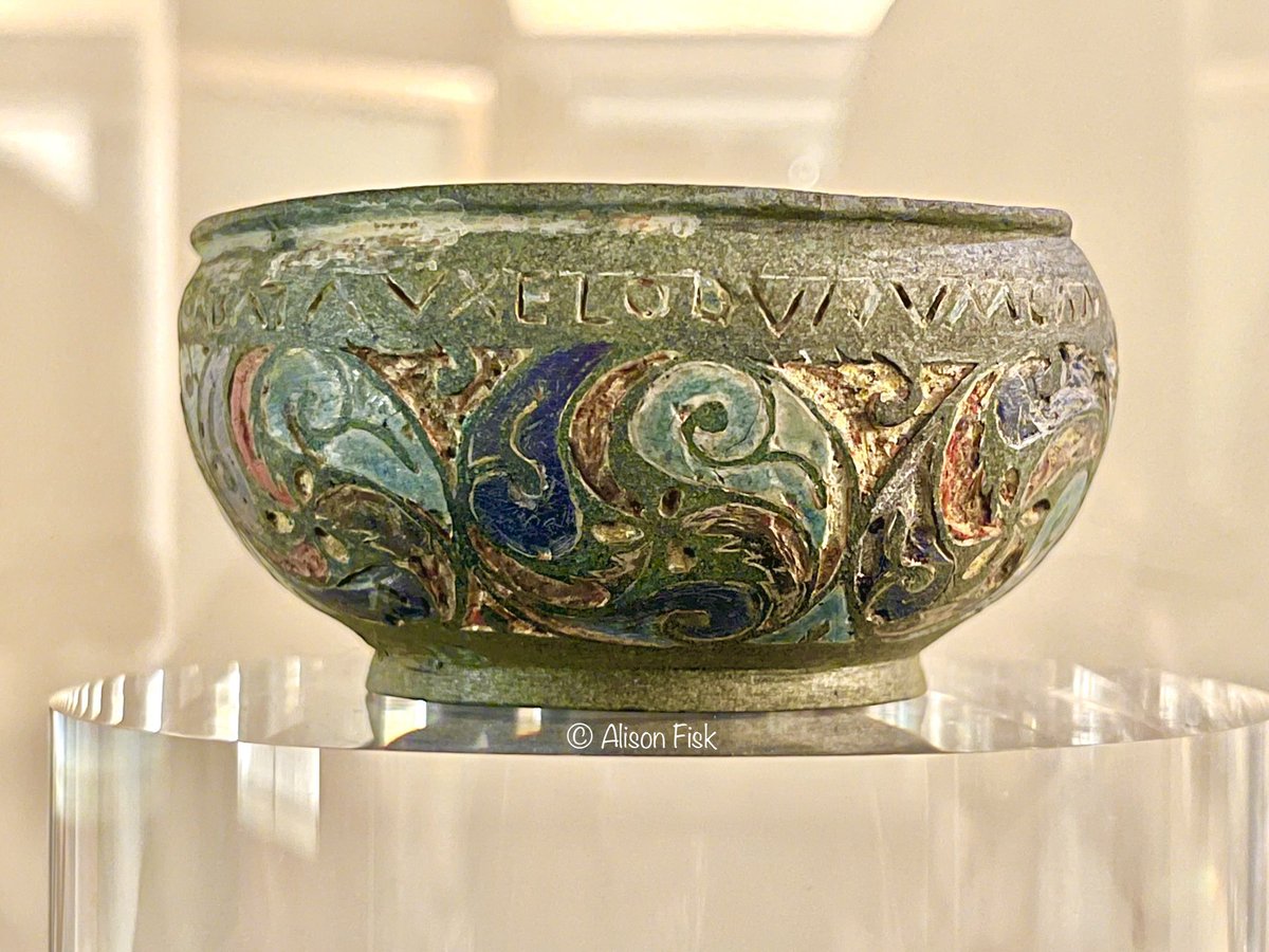 A Roman souvenir from Hadrian’s Wall. So much nicer than a modern-day fridge magnet!🤩 The Staffordshire Moorlands Pan, C2nd AD. Celtic-style decoration and inscribed with names of 4 forts on Hadrian’s Wall. Perhaps a souvenir of military service #RomanFortThursday #Archaeology