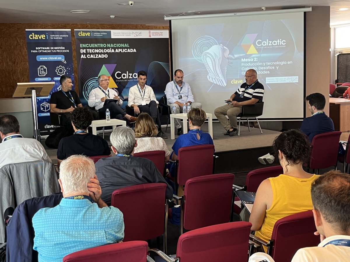 CLAVEi's tweet photo. ¡La tercera edición de #Calzatic fue todo un éxito! ✔️
Agradecemos a asistentes, ponentes y organizadores por hacer posible este evento que fusiona calzado y tecnología.
¡Sigamos avanzando juntos hacia el futuro! 🚀✨
#Calzatic2023 #ClaveiTD https://t.co/NEtgPTqL7A