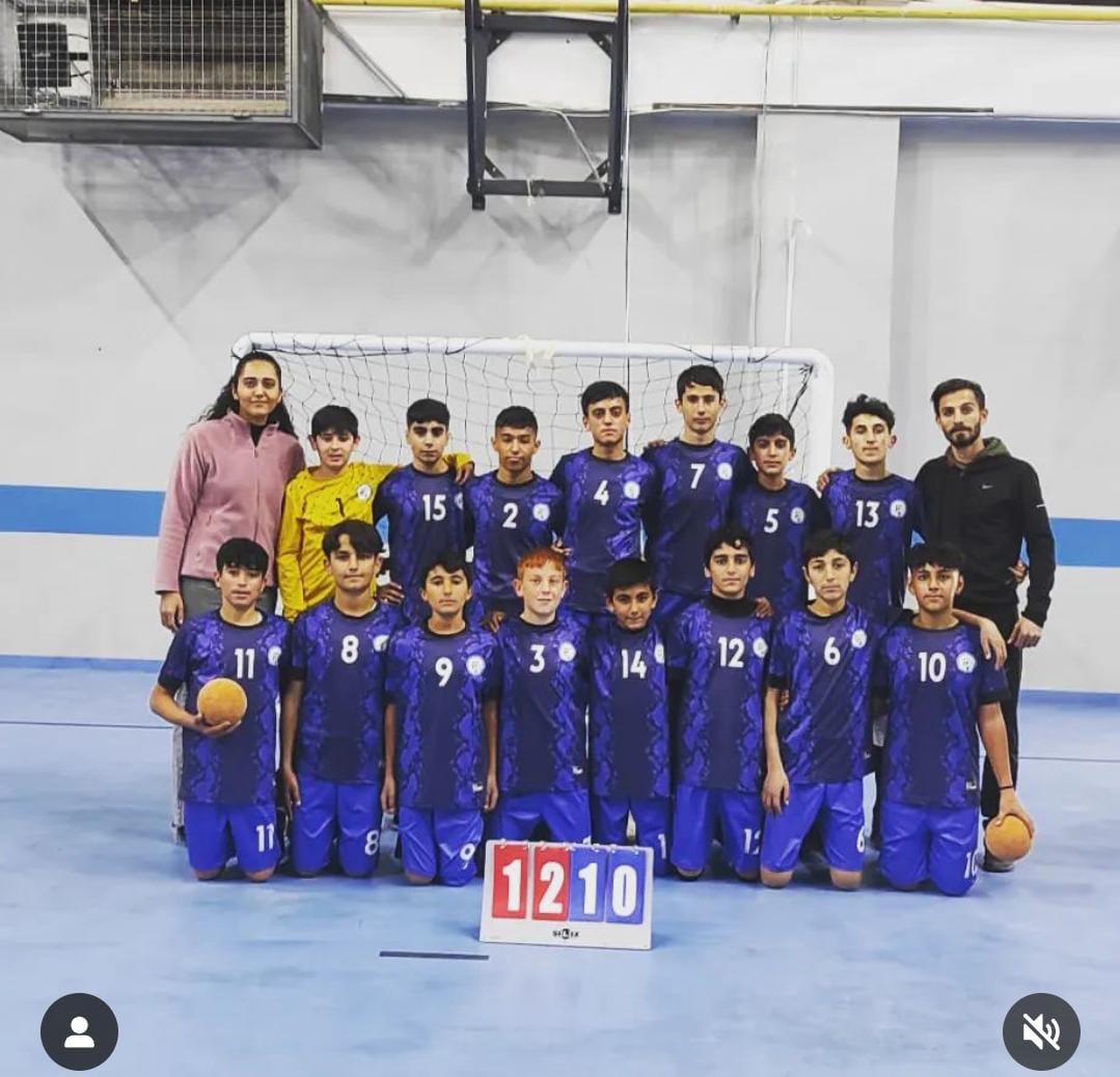 OrtaokuluAkif's tweet photo. Mehmet Akif Ersoy Ortaokulu öğrencilerinden Ayaz BALİCA, U15 Hentbol Millî Takımına kadrosuna davet edilmiştir. 
Öğrencimizi tebrik eder, Beden eğitimi öğretmeni Sinan ARSLAN'a teşekkür ederiz.
@tcmeb 
@sirnakmem73 
@Mirzacazim 
@realmadrid
@idil_ilcemem 
@byigit78 
@RSehmusoglu https://t.co/MOdOoIb5OK