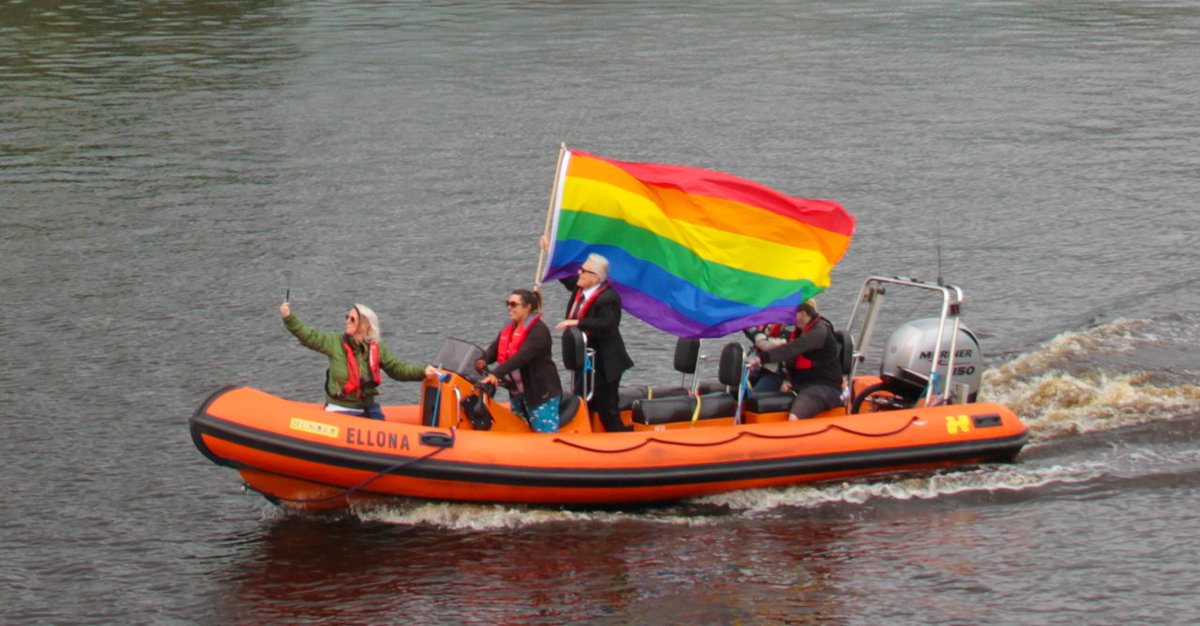 gsc1's tweet photo. We were delighted to support Queen of Pride @horsemusic as she launched @MardiGla in style by flying the Pride flag doon the Clyde in a dinghy! 🌈

#prideglasgow #scotlandpride #pride23 https://t.co/EAbTGpUQ7u