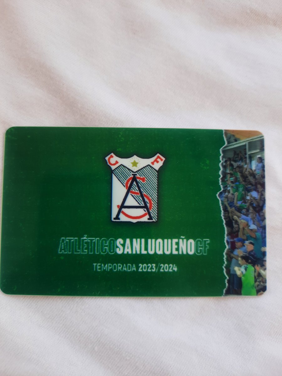 IsabelLaraPere1's tweet photo. Hoy Santo de Enrique,Muchisimas Felicidades a todos los míos y sobre todo a los más especiales,mi padre y mi hijo @kikehumaness tu regalo te espera otro año más @atcosanluqueno 😘😘💚🤍💚 https://t.co/c4A9oichtp