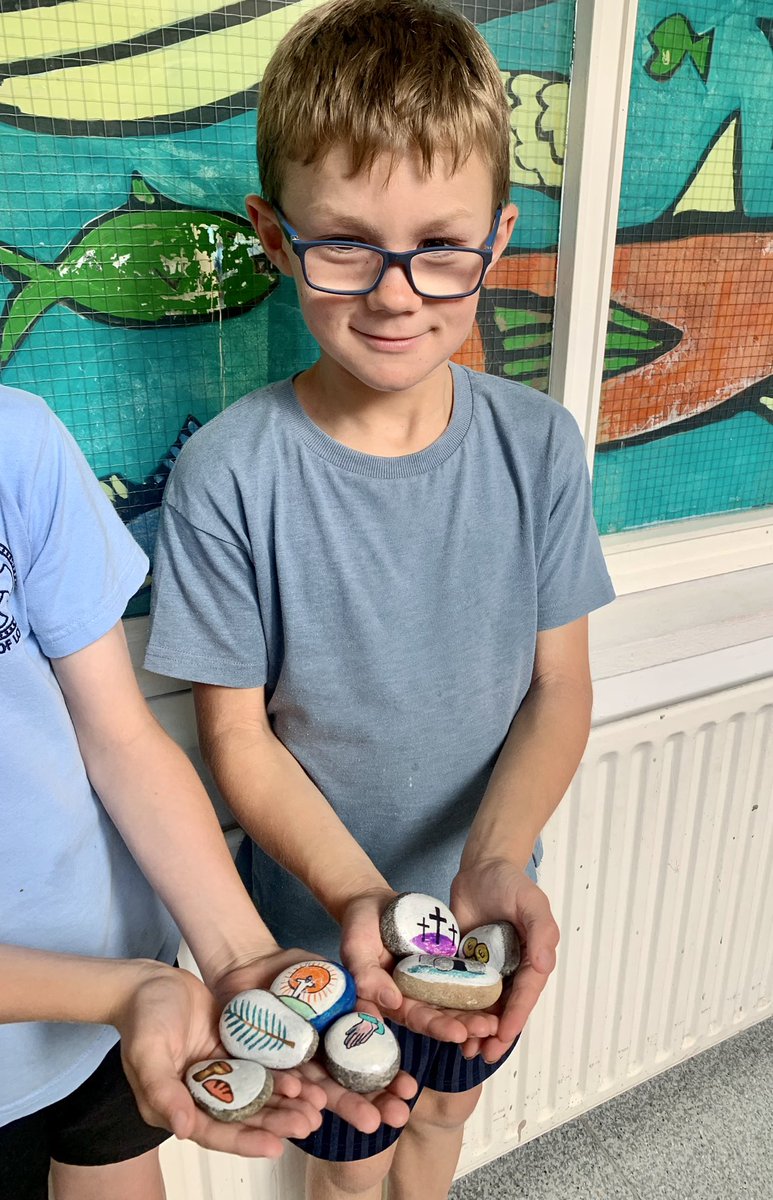 OLOLRottingdean's tweet photo. Beautiful painted stones by one of our yr 2 students. Well done Rory 👏🏻 https://t.co/FFGbbiPMeL