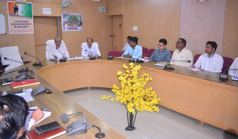 मुख्यमंत्री श्री अशोक गहलोत प्रदेश के नगरीय क्षेत्रों में स्वीकृत सड़कों की वर्चुवल शिलान्यास शनिवार को करेंगें। इस संबंध मेें जिला प्रशासन की ओर से तैयारिया की जा रही है।
baran.rajasthan.gov.in/home/press-rel…