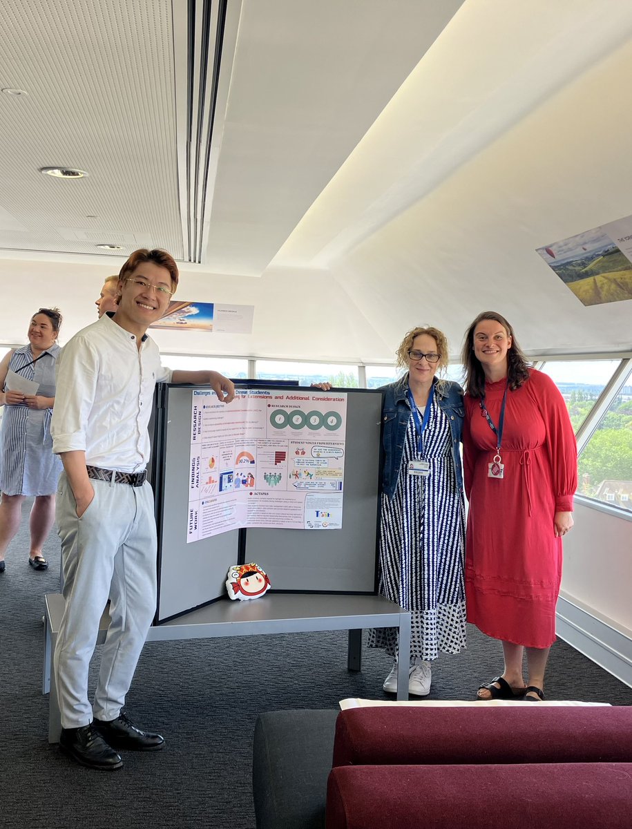 Lots of great feedback on our poster for our @HullSSPS project looking at how best we can support our @hubsonline Direct Entry Chinese students. Thanks to all at the @UoHAcademy conference held in the fabulous Observation floor @HullUni_Library. Congrats to our student partners!