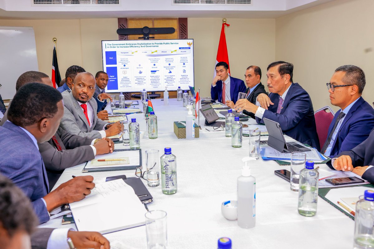 HonMoses_Kuria's tweet photo. This morning, I hosted a high powered delegation from Indonesia led by the Minister for Investments and Maritime Affairs, Hon.Luhut Binsar Pandjaitan together with tens of investors among them the 23rd most influential woman in the world who has promised to invest 400 Billion in our energy and oil sectors.