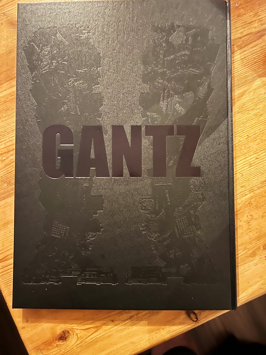 自費出版された非売品。 『GANTZ』厳選画集を 奥浩哉さんより御献本