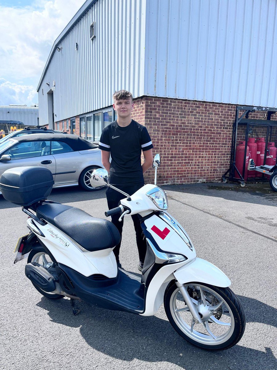 wheelstoworknet's tweet photo. Wishing our latest customer a Happy Birthday. He came to @SilverstonePark to collect his @PiaggioUK #Liberty125 today with his parents. 🛵😎
Welcome to Wheels To Work, enjoy your birthday!🥳
#scooterhire #wheelstowork https://t.co/jn8MquTHrX