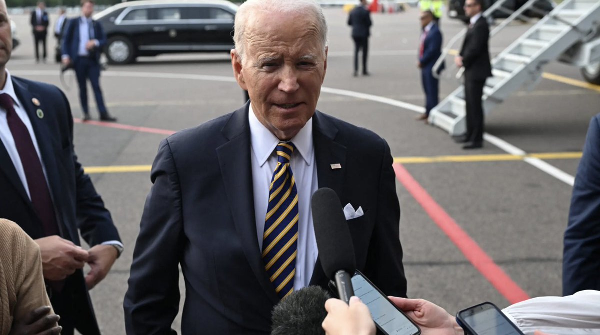 TheMessenger's tweet photo. Democrats fear Biden snubbing his seventh grandchild could undermine his longtime brand as a family man https://t.co/VSADKd8WCv https://t.co/yHb2oogUlf