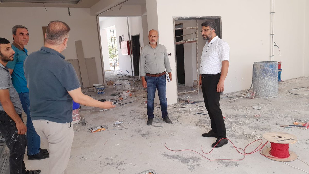 ADKulturTurizm's tweet photo. Bakanlığımızca, “Kamu Eliyle Yapılan Kültür Yatırımlarına Destek Projesi” kapsamında desteklenen ve bitme aşamasına getirilen  “Adıyaman Yeşilyurt Halk Kütüphanesi” inşaatı İl Müdürümüz Abuzer Gelse tarafından ziyaret edildi. 

Çalışmalar konusunda bilgi alındı. https://t.co/jNk1KBFwqa